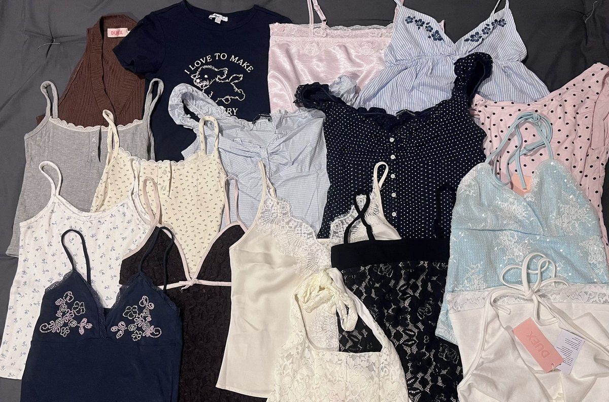 ppmiee's tweet photo. 📍ส่งต่อเสื้อผ้ามือสอง duex,brandy,subdued,bershka,fabrique,holster 📮ค่าส่ง 35-.
🎀รี+ฟอลtiktok ลด 20-. (ลิงก์ใต้โควท)
#ส่งต่อเสื้อผ้ามือสอง #ส่งต่อเสื้อผ้ามือสองสภาพดี https://t.co/yEl2r865Lq