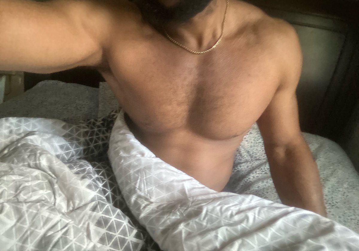 EdBlitz80's tweet photo. Wake up with me? https://t.co/eeBVG5y93y