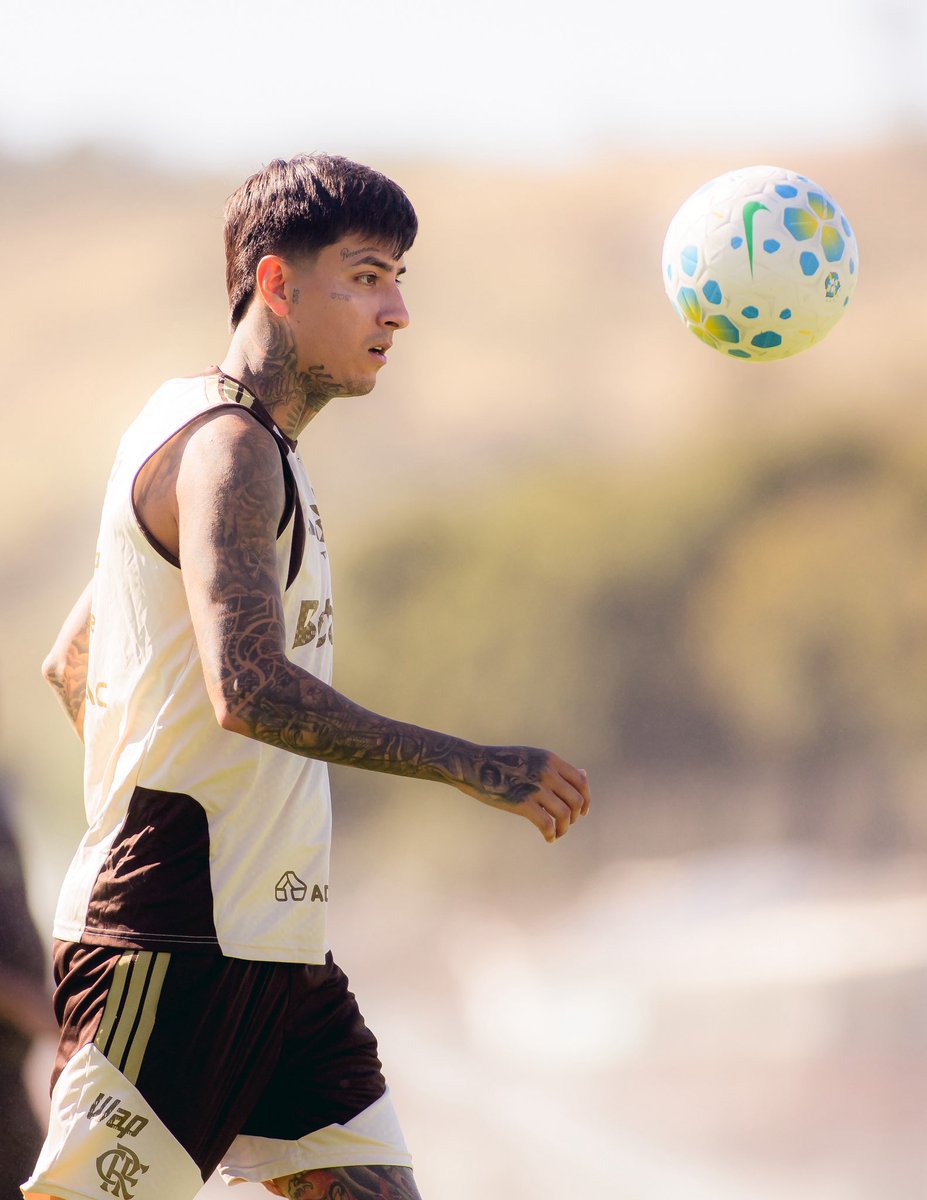 Flamengo's tweet photo. A atividade desta quarta (15) no Ninho 💪😤
#treino https://t.co/CFh0zZ2F8s