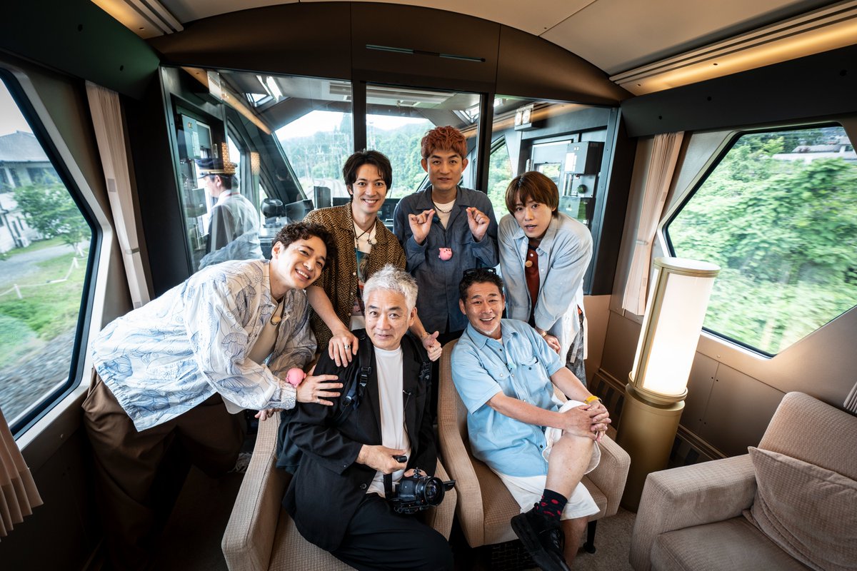 TVGweb's tweet photo. 「ふぉゆ藤会議室。」第3弾
ふぉ～ゆ～×藤村忠寿らが
極秘戦略会議を開催📻

特急列車・スペーシア Xでの
収録に一同大興奮🚃

日本武道館公演へ向けて
福田悠太が熱い思いを語る💭
「ファンが胸を張れるように」

辰巳雄大による銘菓での
“メンバー例え”も🍵

https://t.co/1PHqnxlQkE

#ふぉゆ藤 https://t.co/QWRKyGNCEP