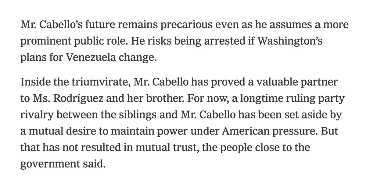 OrlvndoA's tweet photo. 🚨 | Exclusiva del New York Times:

Aunque Diosdado Cabello se ha consolidado como un aliado en el terreno de EEUU, su situación sigue siendo precaria. Si hay un cambio de planes, podría ser detenido en cualquier momento.

Por otro lado, aunque, tras años de rivalidad, ahora Cabello y los Rodríguez trabajan juntos, no confían entre ellos.