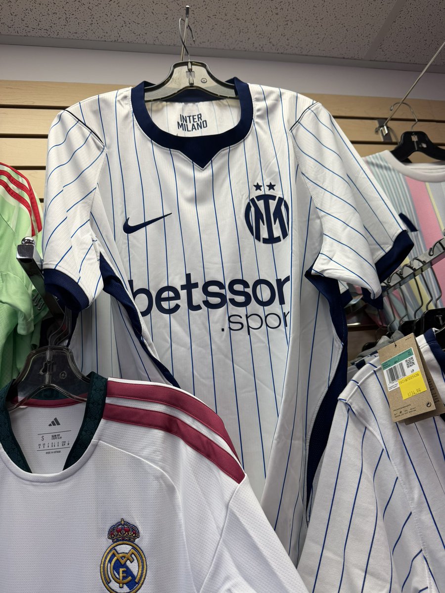 DamianoFCIM's tweet photo. @Inter_Xtra @GuarroPas I already bought it haha https://t.co/bhZjd6LSd7