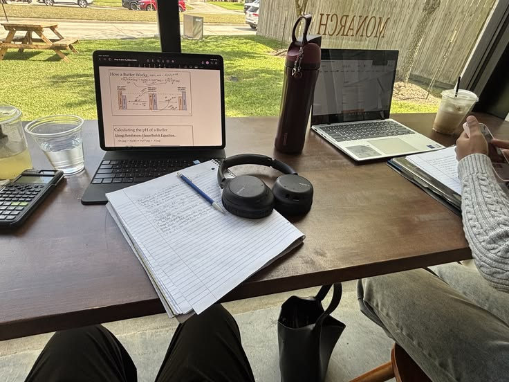 pilatesgirly's tweet photo. working summer https://t.co/RTExSh7U6k