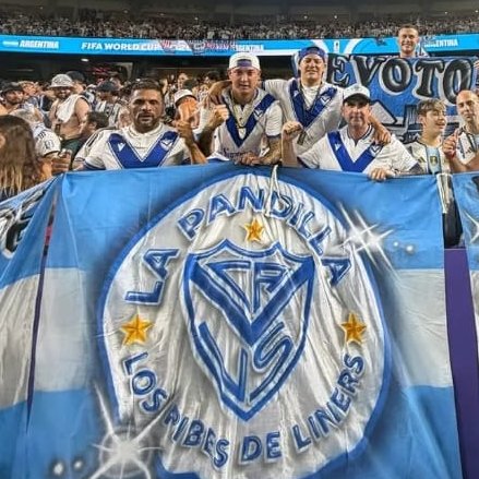 TurquitoAsadFan's tweet photo. En Mexico y Estados Unidos 🏆 🌎

40 años después, los Pibes de Liniers siguen presentes ⚪️💙⚪️ 💪 👊 https://t.co/F5O9xryn1c
