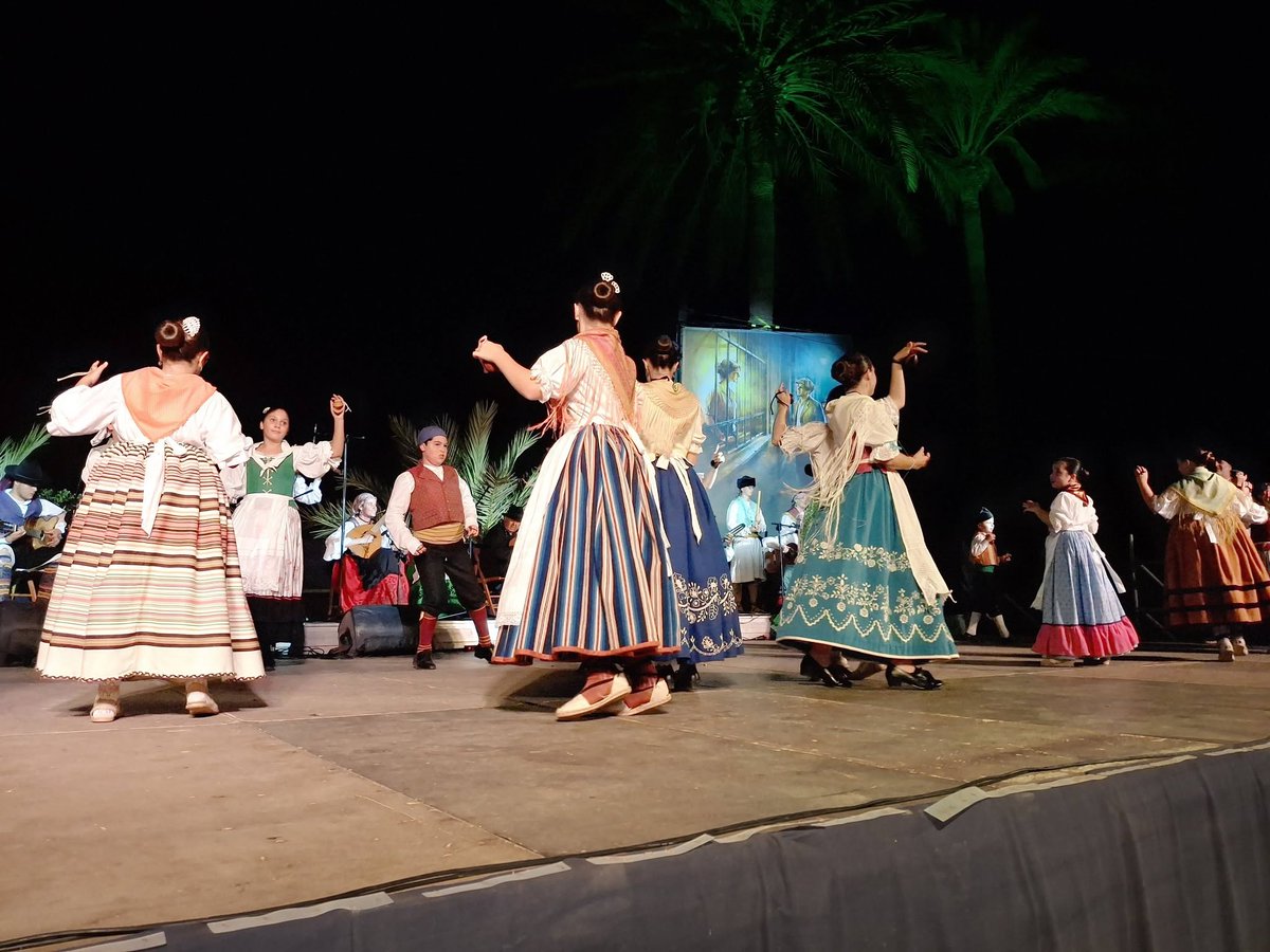 CorazonFiesta's tweet photo. 🥳 ¡Estamos de vuelta con una nueva ruta festera por nuestra región!

Este sábado disfrutaremos del festival de folclore de la Palma y del desfile de carrozas de Guadalupe.

🕑 ¡Os esperamos a las 23:00 en @la7tele! https://t.co/D9F1JlLPoP