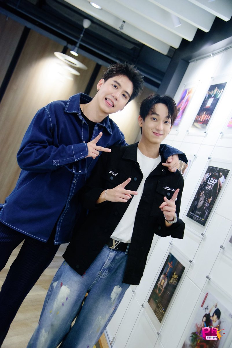 s_nimcho's tweet photo. ไม่ใช่โกโจแล้วไงกางอาณาเขตได้แล้วกัน
#SingChimon
#ซิงชิม่อน https://t.co/SmzHc6SO27