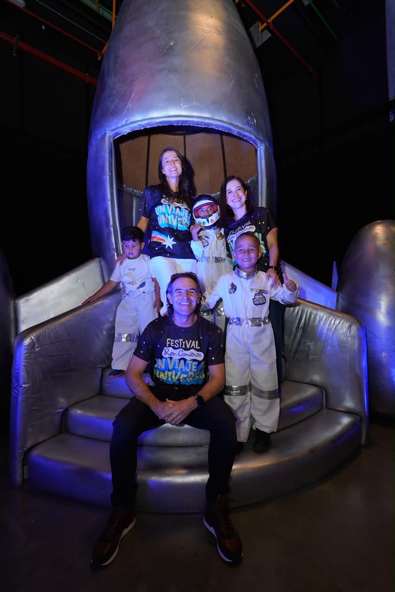 FicoGutierrez's tweet photo. Junto a mi esposa, Márgara, lanzamos el Festival Buen Comienzo 2026: Un viaje al universo🚀.

Del 14 al 17 de agosto, Plaza Mayor se llenará de ciencia, arte, tecnología, juego e imaginación para que miles de niñas, niños y sus familias vivan una experiencia inolvidable.

Los esperamos❤️.