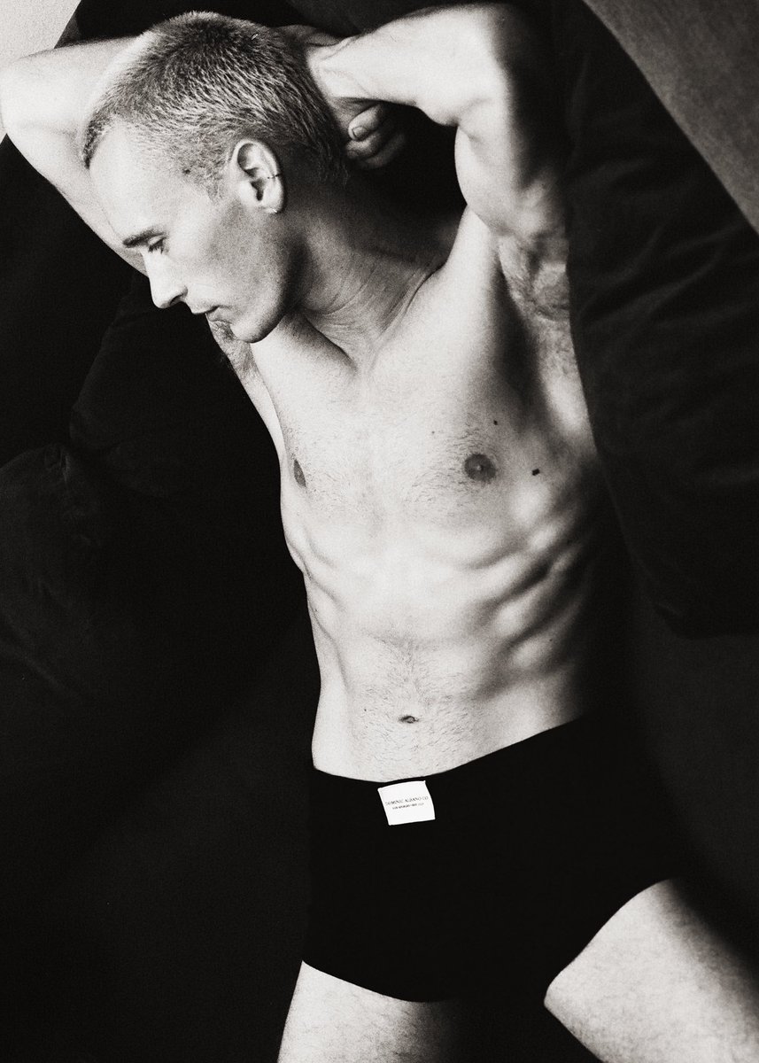 DOMINICALBANOCO's tweet photo. The Black Tencel Trunk
https://t.co/ZjhRDEIVwd

#underwear #fashion #style #nensunderwear #brief #trunk #boxer #model https://t.co/LuEBhbxj9V