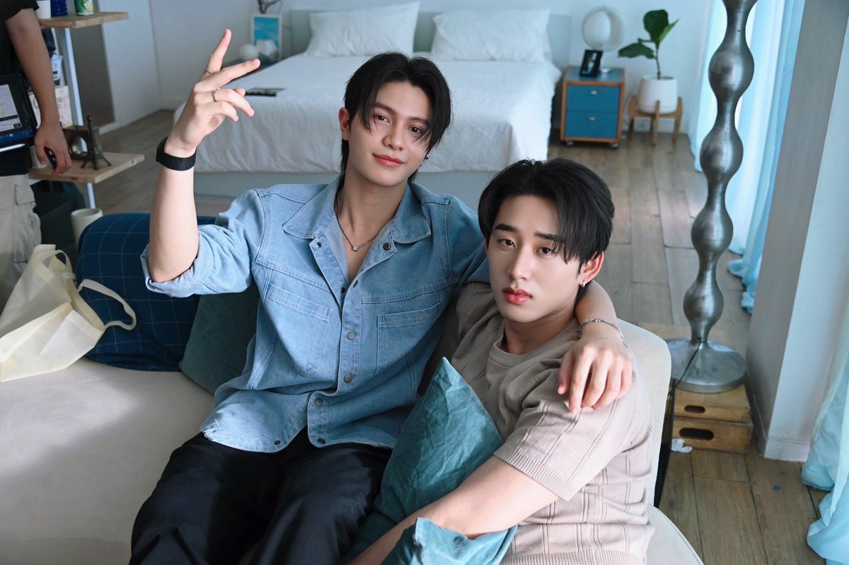 YouManiacSeries's tweet photo. ไม่ใช่เจ้าถิ่น แต่ดีนเช็กอินห้องมอธคับ 🫡

#YouManiacSeriesQ22 
#YouManiacSeries 
#GMMTV https://t.co/rnriOZnsRJ