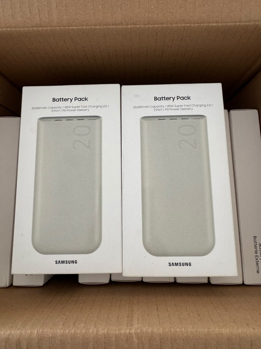 SystemsSm's tweet photo. Power bank 20mil. https://t.co/9tvMfgleia