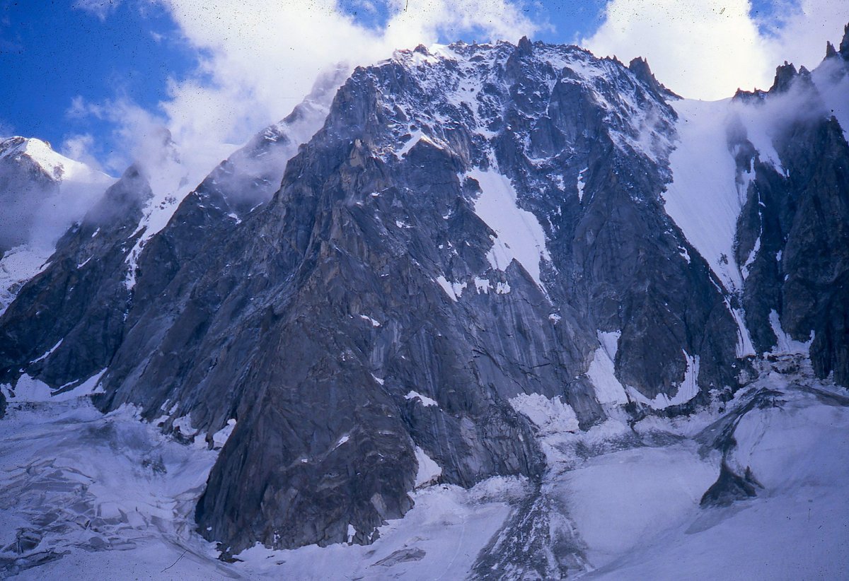 subfossilguy's tweet photo. Les Droites north face (4,000 m asl)
July 1995 | July 2026

Still same names, but,
never again the same mountains... 🔥

📷 1995: Andrew Walker https://t.co/V3hvRMYMbZ