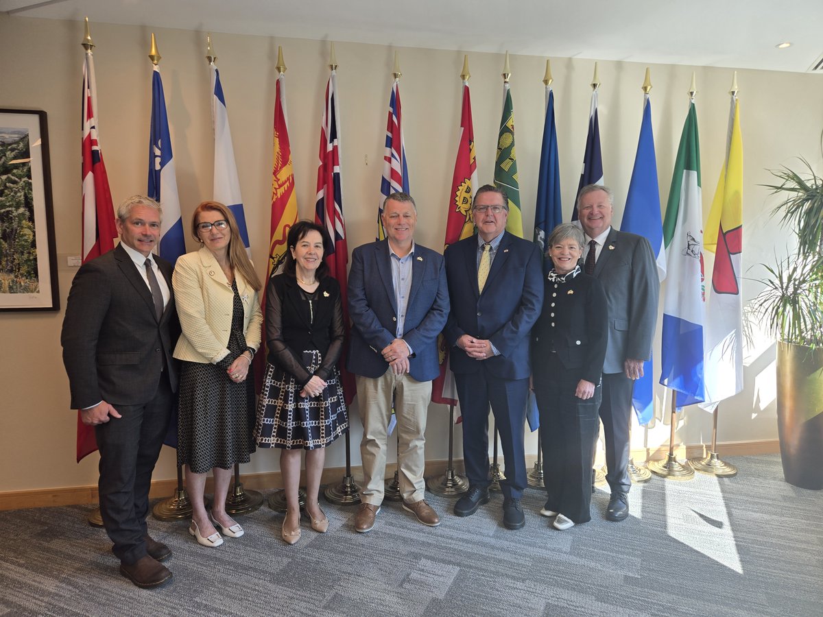 ParlDiplomacy's tweet photo. A #CAEU delegation, led by @j_maloney, is in Ireland for a bilateral mission as the country assumes the Presidency of the Council of the European Union. 🇨🇦🇮🇪 https://t.co/o4Q1PppfAD