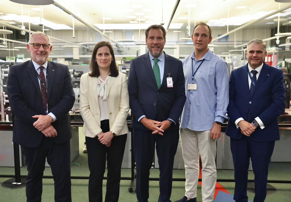 oscar_puente_'s tweet photo. Termina la jornada en Varsovia con la visita a su centro de control aéreo donde Indra aporta sistemas tecnológicos para la gestión del tráfico.

Empresas españolas que son referentes y contribuyen a la coordinación entre centros y torres. https://t.co/SFCKdMuQq7
