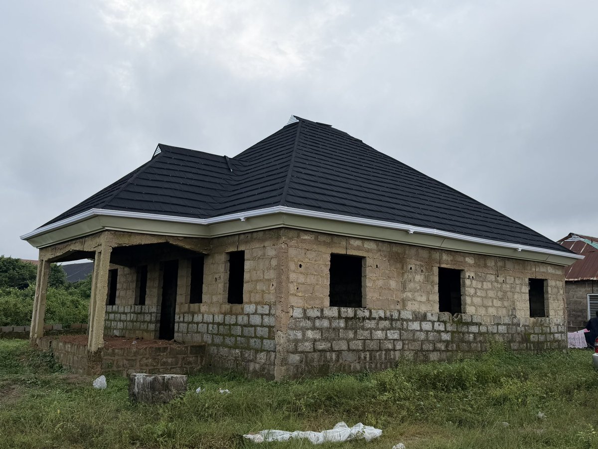 TundeJoseph5's tweet photo. @PoojaMedia Roofing is what I do. Kindly patronize me 🙏 https://t.co/RuXDOLpbf5