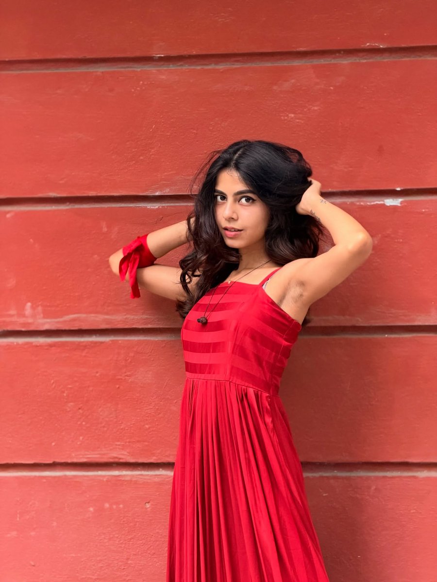 _devikaa's tweet photo. 𝙂𝙤𝙤𝙙 𝙣𝙞𝙜𝙝𝙩 𝙨𝙬𝙚𝙚𝙩 𝙙𝙧𝙚𝙖𝙢𝙨 𝙖𝙡𝙡 ! 🌹❤️‍🔥💫

#Mona #Mona_0 #GoodNight https://t.co/Zki5IfARYB