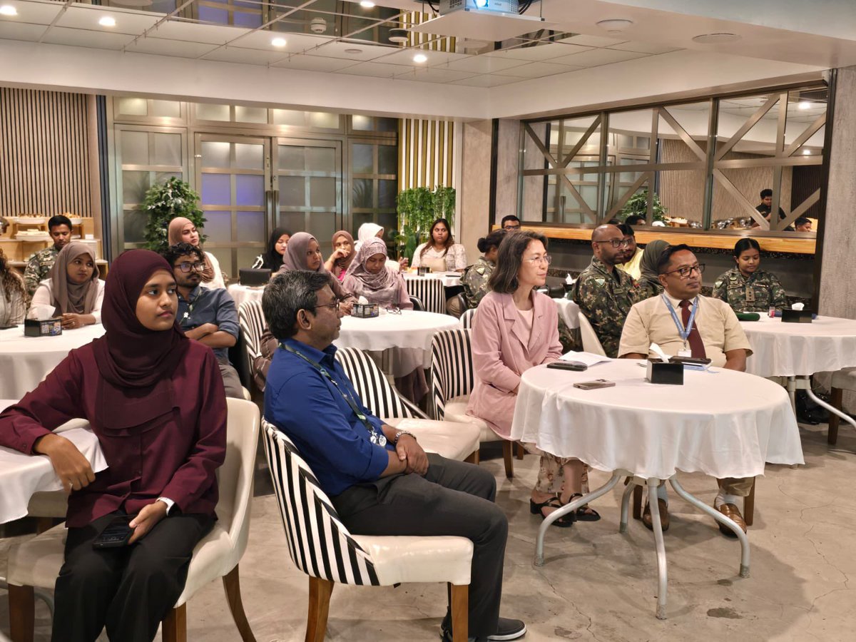 WHOMaldives's tweet photo. With WHO’s support, @HPA_MV @MoHmv conducted a ToT workshop on clinical management of dengue, influenza &amp; measles, equipping healthcare professionals with knowledge &amp; skills to support timely diagnosis, effective case management, &amp; strengthened outbreak preparedness &amp; response https://t.co/7VSzxWaCVS