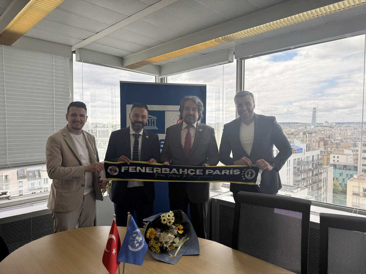 FenerbahceParis's tweet photo. UNESCO daimi temsilcisi büyükelçimiz sayın İhsan Mustafa Yurdakul beyefendiye dernek adına yöneticilerimiz ziyarette bulundu 

@TC_UNESCODT https://t.co/w6Jl38pD3G