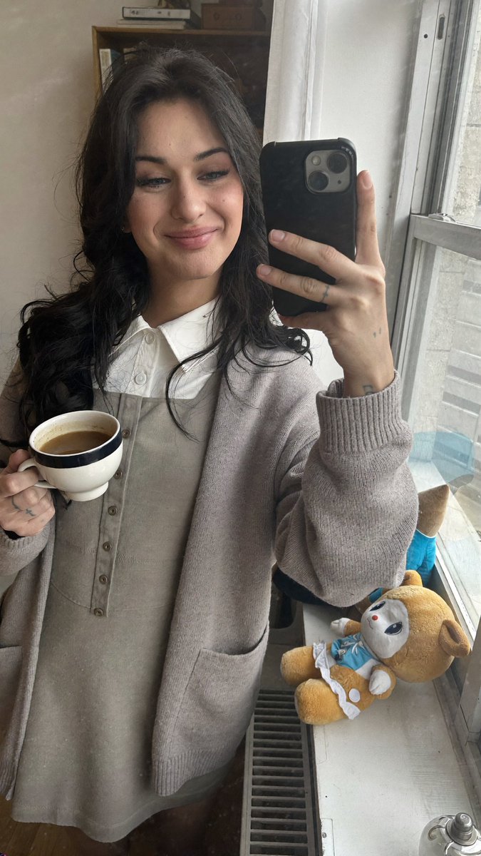 sampinkdoll's tweet photo. POV: you wake up and she already made your coffee 🏳️‍⚧️ https://t.co/yOtiPdclqg