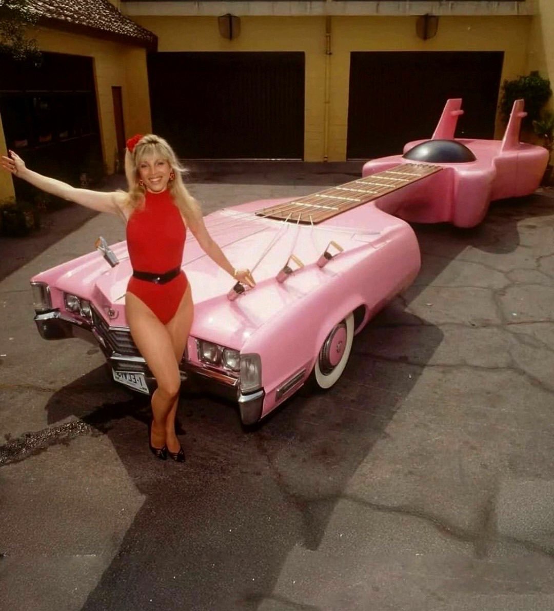 ArchiveRacing's tweet photo. When Elvis Presley turned a Cadillac into a 
guitar on wheels https://t.co/t9tYnDM90T