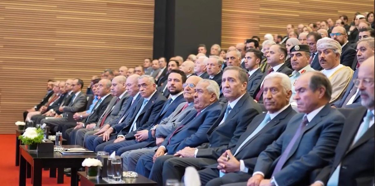 OmanEmbassyJOR's tweet photo. تحت رعاية صاحب السمو الملكي الأمير الحسين بن عبدالله الثاني ولي العهد ، شارك سعادة السفير الشيخ فهد بن عبدالرحمن العجيلي رئيس البعثة في حضور حفل إفتتاح "ملتقى الأساتذة الفخريين الثالث "، والذي نظمته الجامعة الأردنية. https://t.co/v1WWtAP4FW