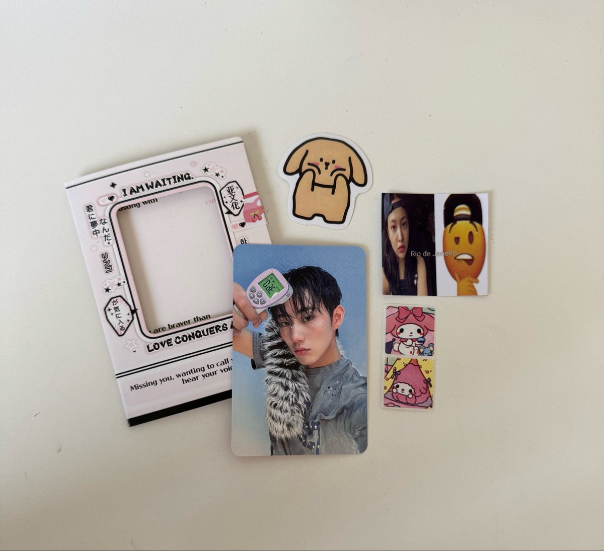theluckittycatt's tweet photo. ˚⊱🧸⊰˚ feedback super positivo para @puuppymin que me vendeu o intak termômetro!! 

a compra foi super tranquila e eu amei os brindes que a clara mandou (encantada com esse adesivo da yeri, que coincidentemente é minha bias) https://t.co/j0GA0fzbJv
