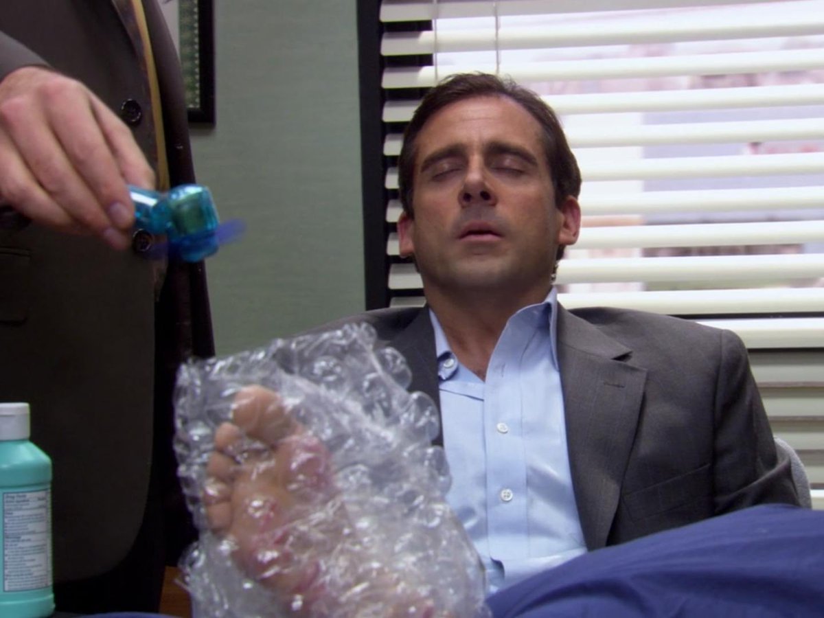VivaLaStool's tweet photo. Mintzy after getting to the office today https://t.co/7IigxIWg88
