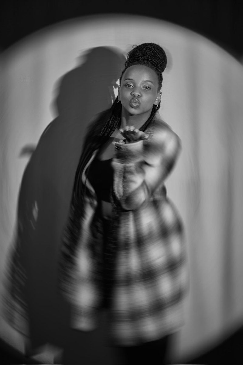 amavi_ke's tweet photo. Some people follow the light, others become it https://t.co/wKoZomY1Lp