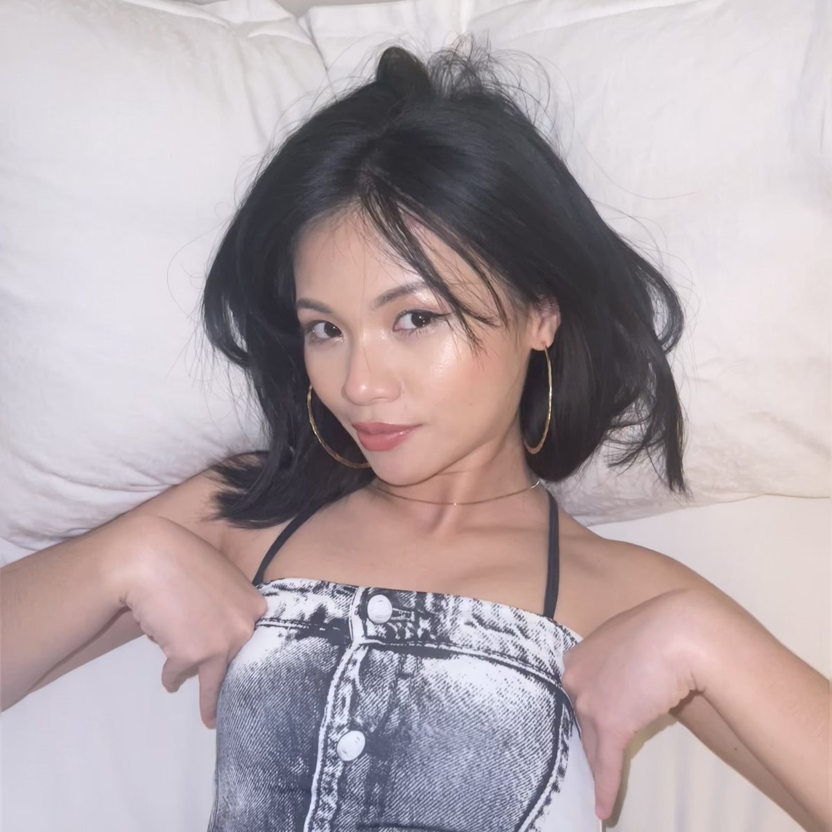 illvvinati's tweet photo. pap foto tiduran!

tiduran dengan makeup early 2000 lol https://t.co/wrEdss5F6W
