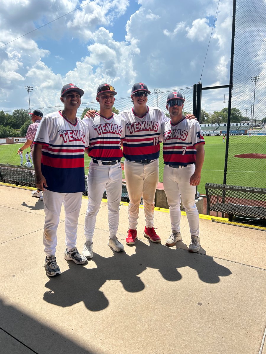BerniceMaloy's tweet photo. Making South Texas proud🔥⚾️ #TeamTxNavy @DylanArriaga27  @TeamTexasHPS https://t.co/3btPoRihig