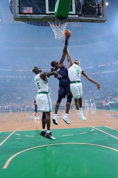 BOSthrowback's tweet photo. The air quality is like the first quarters in Boston of the Cavs series in 2008 https://t.co/MWSC8Bj57f