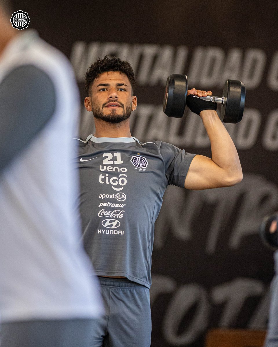 elClubOlimpia's tweet photo. ¡Ya nos preparamos para el amistoso del viernes! 🔛⚽️ https://t.co/b7S0YyfwXh
