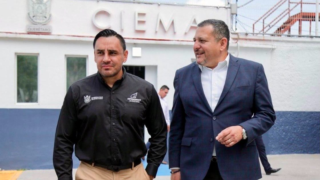 SSCQro's tweet photo. Como parte de las acciones de coordinación permanente del Gabinete Estatal de Seguridad, el secretario @IovanPH estuvo presente durante el recorrido por las instalaciones de la Autoridad de Ejecución de Medidas del Sistema Integral de Justicia Penal para Adolescentes del Estado. https://t.co/M2fmy9tjT8