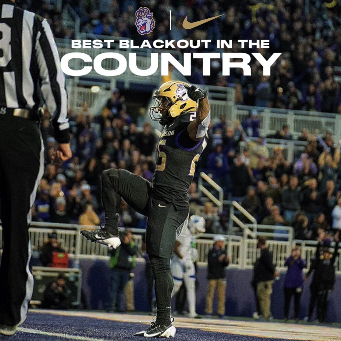 JMUSoundOff's tweet photo. The Best Blackout in the Country #GoDukes https://t.co/Ql78M35LqP