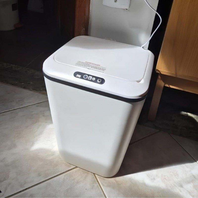 GuruDasPromos's tweet photo. 🗑️ Lixeira Inteligente Recarregável c/ Sensor Automático 16L

❌ De: 249 
✅ Por: 52
🎟️ Use o Cupom: CASAPROMO
👉 https://t.co/TIkvt4voSM https://t.co/wIdAWSgZtc