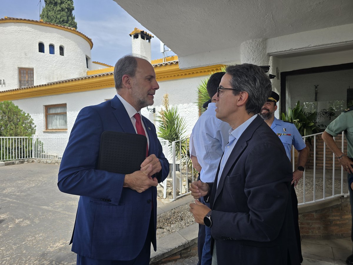 ujaen's tweet photo. ☀️Hoy hemos inaugurado en La Carolina la XXVI edición de sus Cursos de Verano, una cita que reafirma su «utilidad, vigencia y relevancia social» y aborda algunos de los grandes retos de nuestro tiempo. https://t.co/OIC9r8bUc1