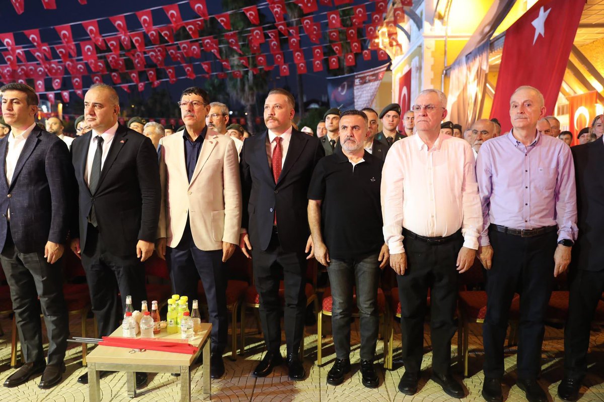 Tamer_Dagli's tweet photo. 15 Temmuz; milletimizin istiklaline, istikbaline ve iradesine sahip çıkarak yazdığı şanlı direnişin adıdır.

15 Temmuz Demokrasi ve Millî Birlik Günü münasebetiyle düzenlenen anma programında hemşehrilerimizle bir araya geldik. 

O karanlık gecede tanklara, silahlara ve ihanete karşı göğsünü siper eden aziz milletimiz; Cumhurbaşkanımız Sayın Recep Tayyip Erdoğan’ın liderliğinde demokrasiye, bayrağına ve vatanına sahip çıkarak unutulmayacak bir destan yazmıştır. 🇹🇷

Rabbim devletimizi ve milletimizi her türlü ihanetten muhafaza eylesin. Aziz şehitlerimizin makamları âli, kahraman gazilerimizin ömürleri bereketli olsun.

#15Temmuz #DemokrasiVeMilliBirlikGünü #ZaferBizim