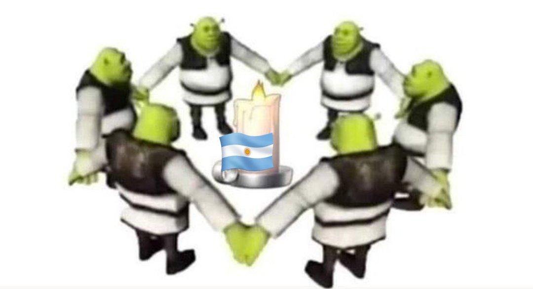 seleela tweet media