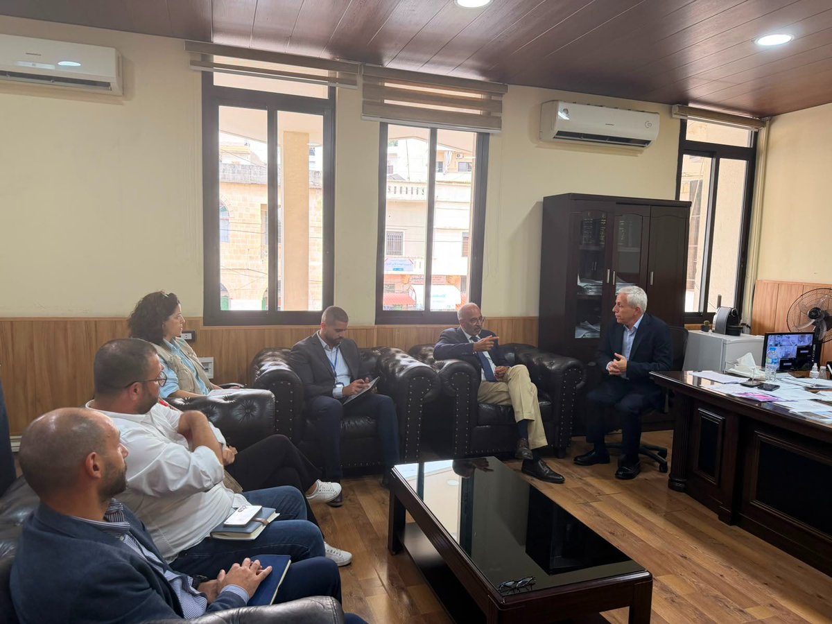 Imran_Riza's tweet photo. 2/3 Grateful to Governors of North &amp;Akkar, mayors &amp;local leaders for sharing their concerns &amp;priorities so openly.
The strong collaboration between national &amp;local authorities, communities, @UN &amp;partners is helping deliver support where it's needed most despite immense challenges https://t.co/FFBOGKwq5i