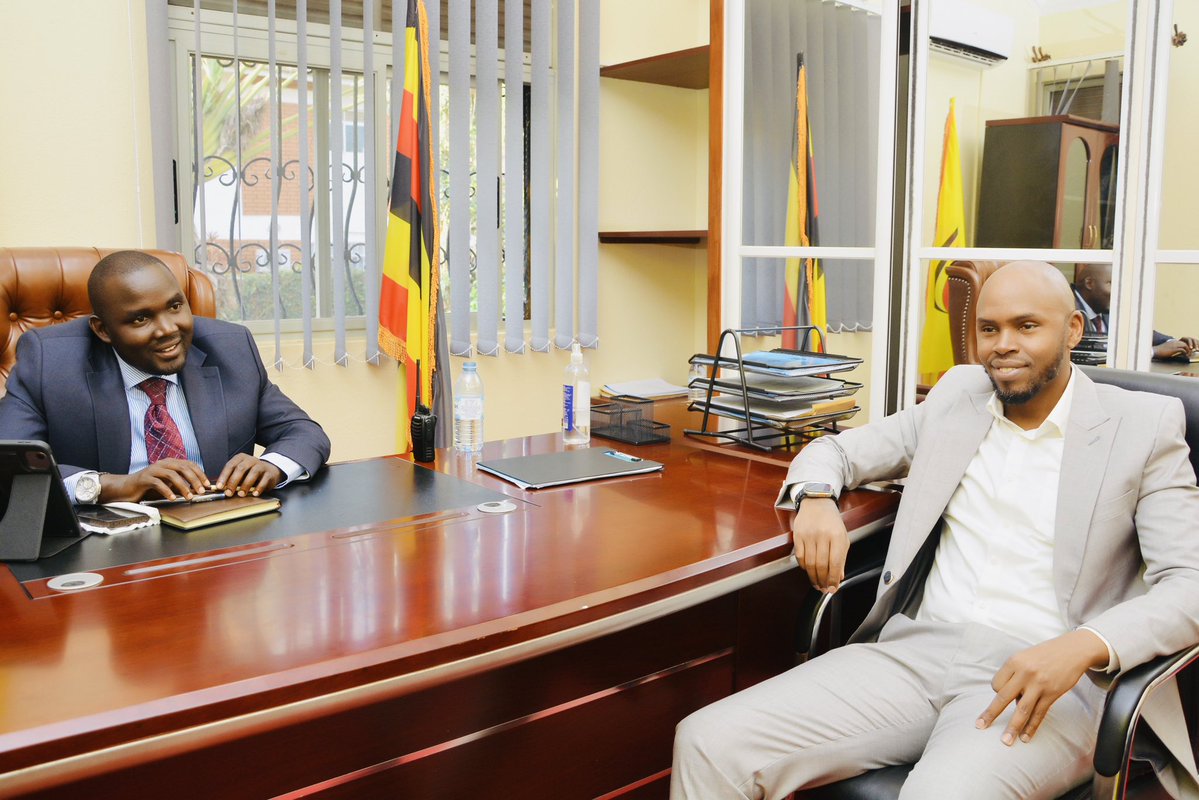 MwesigyeFranks's tweet photo. The CEO of @ComedyStoreUG, Mr. Alex Muhangi, today paid a courtesy visit to the Patriotic League of Uganda (PLU) Headquarters in Naguru, where he held a meeting with the General Secretary, Rt. Hon. Twalla Fadil. We thank Mr. Alex Muhangi for his support for Gen. Muhoozi, president Museveni, PLU & NRM.