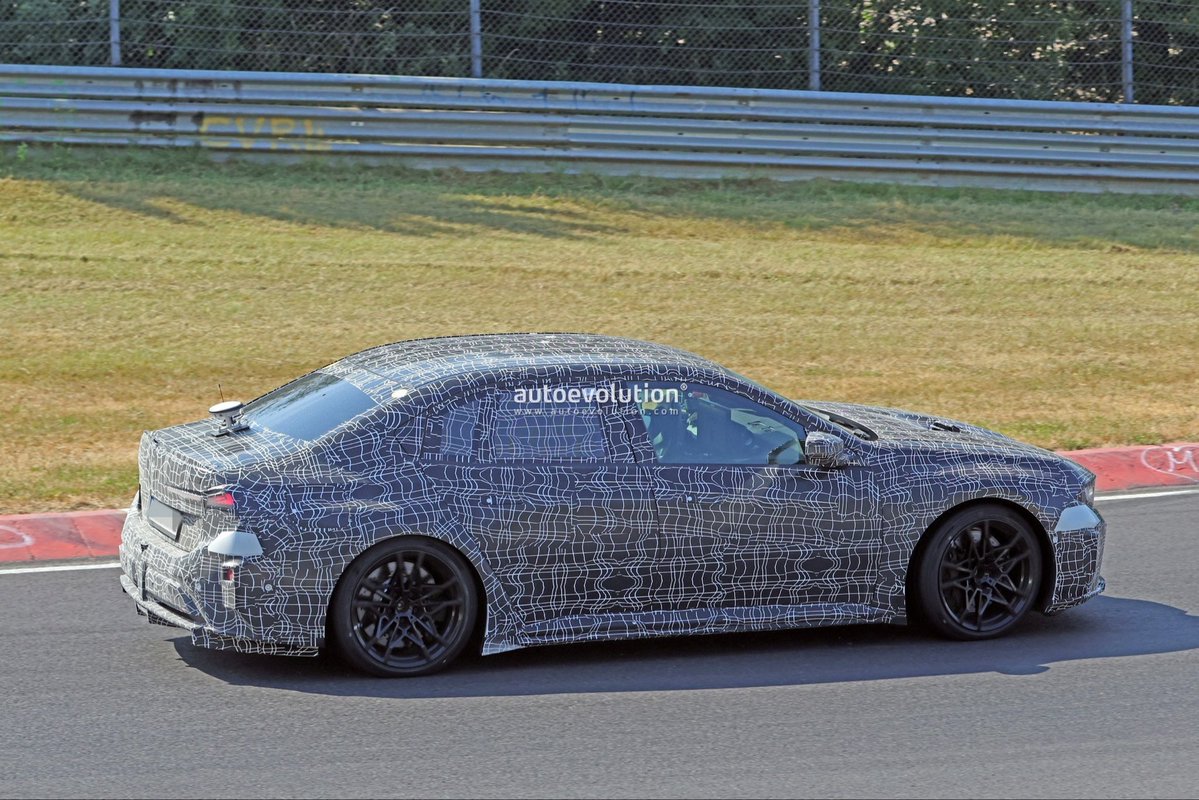cole_marzen's tweet photo. The battery-electric 2028 BMW M3 has been spied lapping the Nürburgring with Vision Neue Klasse-inspired styling. In addition, the sedan will feature Panoramic Vision, iDrive X, 800-volt technologies, a bespoke battery pack, as well as a quad-motor, AWD powertrain. #BMW #M3 #BEVs https://t.co/BubmHveBTr