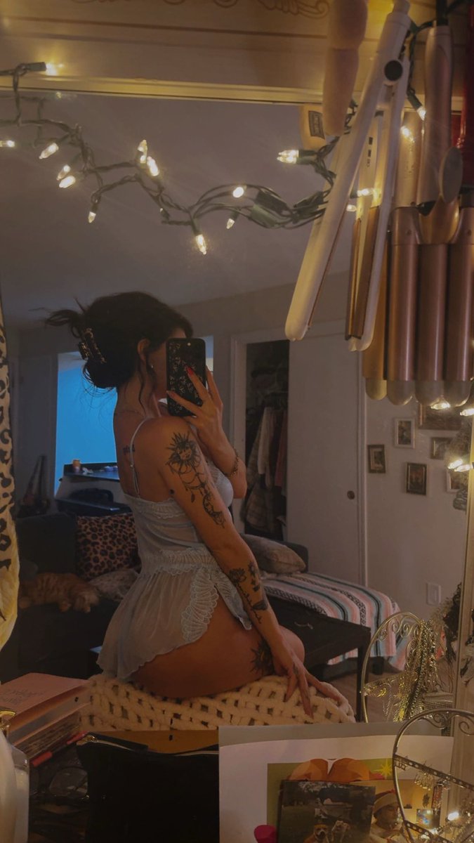 Gigisxoxo4's tweet photo. Come see more. #onlyfans #nude #content #smallcreater #prettygirls #booty #titties #nakedgirls
https://t.co/pa8tstrIp3 https://t.co/qoNsjvWdxG
