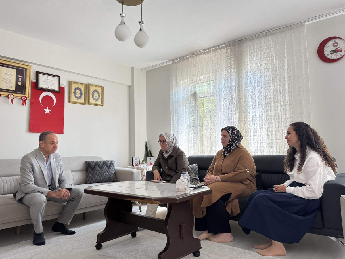 salihademirer's tweet photo. Bir milletin destanı, kahramanlarının hatıralarında yaşamaya devam ediyor. 🇹🇷

15 Temmuz Gazimiz Halim Ayvalıoğlu’nu ziyaret ederek, o kutlu gecenin hafızamıza emanet edilen şahitliğini dinledik.

Rabbim gazimize hayırlı, sağlıklı ömürler nasip eylesin. https://t.co/nayLD5gD0H