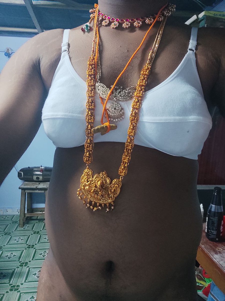 garudaram2's tweet photo. Pottachi mundaiku sema village getup training

@wankerhere ava veetuke poi sema training koduthen https://t.co/giK4Zy6oUK
