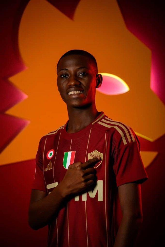 RandaAndrew's tweet photo. 🚨Update: @NGSuper_Falcons defender 🇳🇬Shukurat Oladipo has signed a contract extension at 🇮🇹AS  Roma until 2029

#disfootballsef https://t.co/2gVjLPjijb