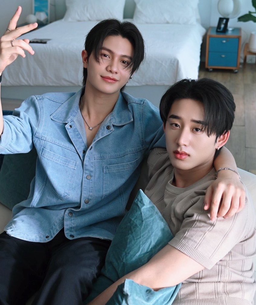 blancheandbluu's tweet photo. #YouManiacSeriesQ22
#YouManiacSeries
#williamest 

กลางวัน                                     กลางคืน
ไม่ชอบ😒                                  ไม่เหลือ🫪 https://t.co/ych1Ghc8GP