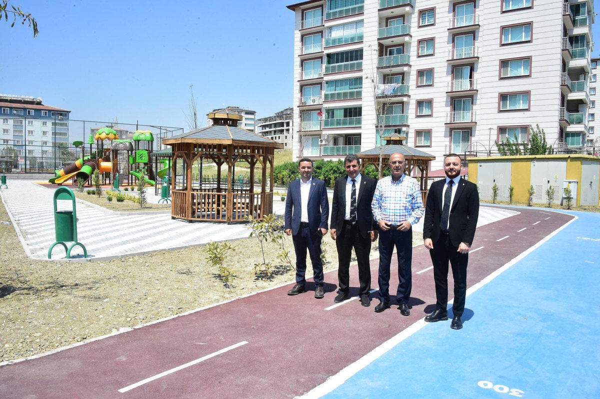 akgenchatay1's tweet photo. Antakya Belediye Başkanımız İbrahim Naci Yapar, AK Parti İl Başkanımız Mustafa Erdoğan, İlçe Başkanımız Mustafa Boyacıoğlu ve İl Gençlik Kolları Başkanımız Mehmet Behçet Akın ile birlikte Akasya Mahallemizde yapımını tamamladığımız parkımızı inceledik. https://t.co/0ShZecNzfH
