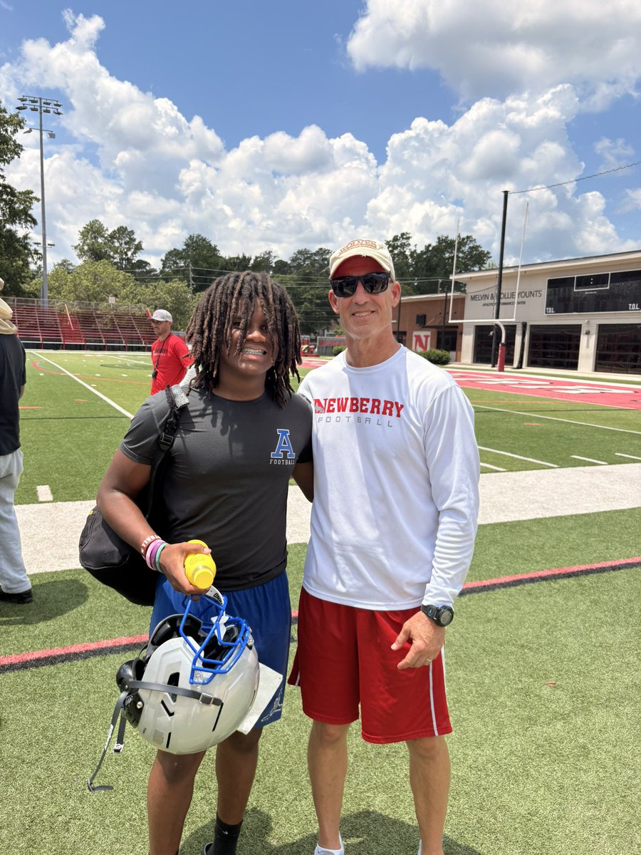MoniBallin77's tweet photo. Some film of my reps from today and a extra photo @Newberry_FB @CNap87 @CKey74 @CoachSapna @CoachXho https://t.co/ne9Rg1cpiD