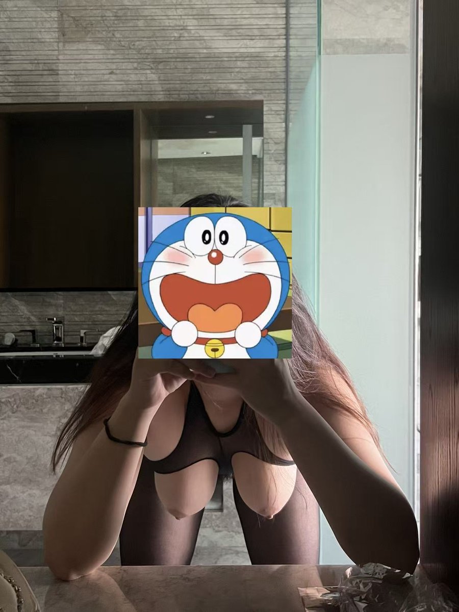pan041124m's tweet photo. 推特的爹爹们到底都喜欢看什么呀？为什么浏览量这么低555 https://t.co/3EScEPNAQU