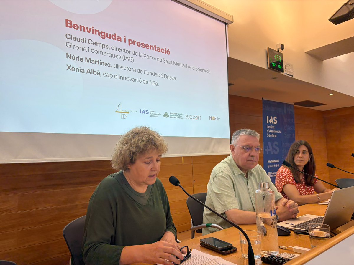 supportgirona's tweet photo. Avui hem participat en la presentació dels resultats del projecte #EntreIguals, una iniciativa de @FundacioDrissa i @iasgirona  que demostra, amb dades, l'impacte del suport entre iguals en la recuperació, l'autonomia i la inclusió social. 

🙂El projecte ha permès formar, acreditar i contractar oficialment nou agents de suport entre iguals, entre els quals hi ha la primera persona incorporada amb aquesta figura professional en una empresa pública sanitària.

En la cloenda, el dir de #SupportGirona @PepxSole  ha fet una crida a l'activisme per construir "una societat millor". 

#SalutMental #PeerSupport #DretsHumans #Recuperació