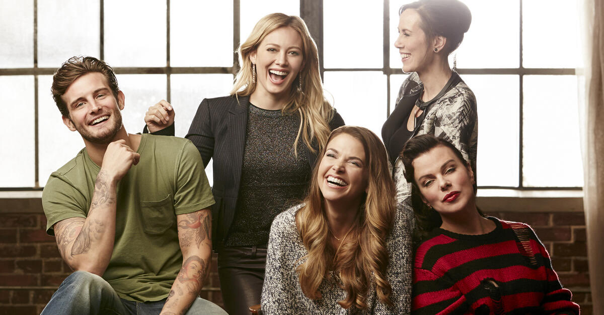 SauReal's tweet photo. Younger on Netflix is a fun, light watch. It’s about a woman who pretends to be younger to restart her career in publishing. It has seven seasons! Binge it while it’s still there. https://t.co/t5AXbekveL